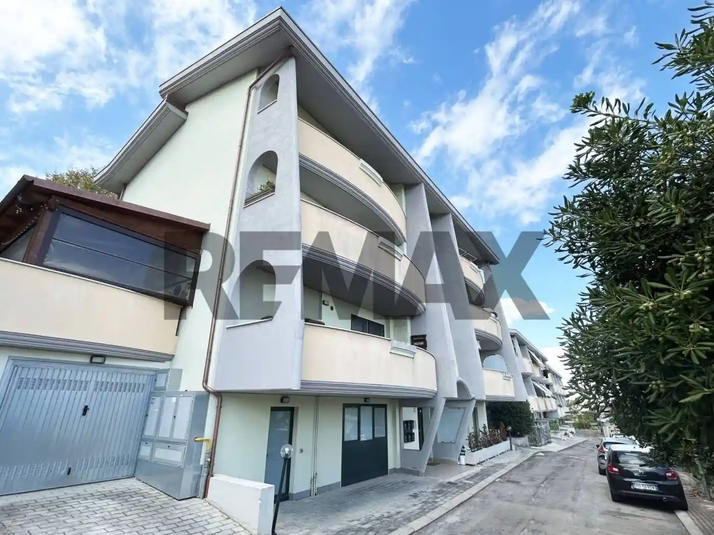 Appartamento in vendita a Cappelle sul Tavo