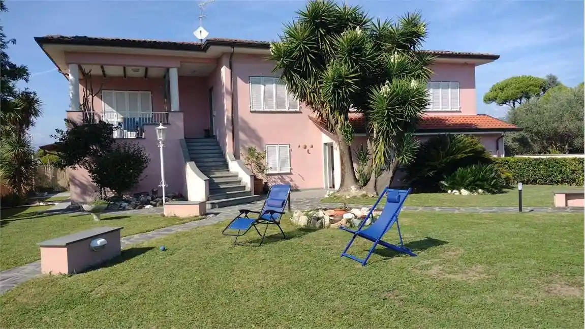 Casa indipendente in vendita a Ameglia