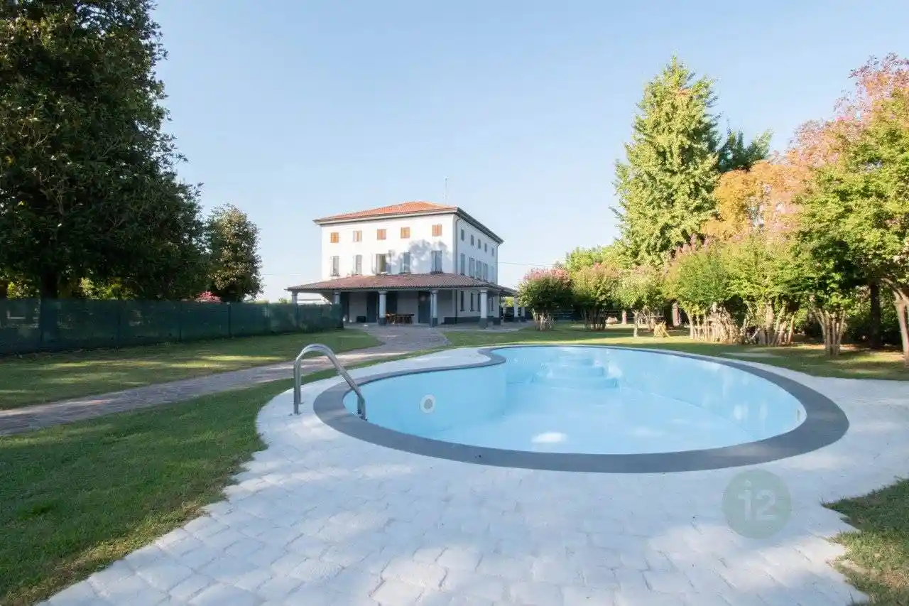Villa in vendita a Carpi