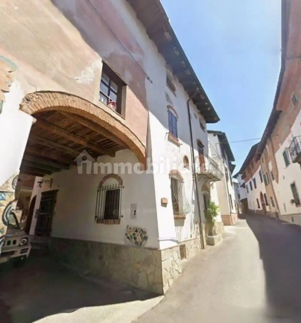 Casa indipendente in vendita a Capriata d'Orba