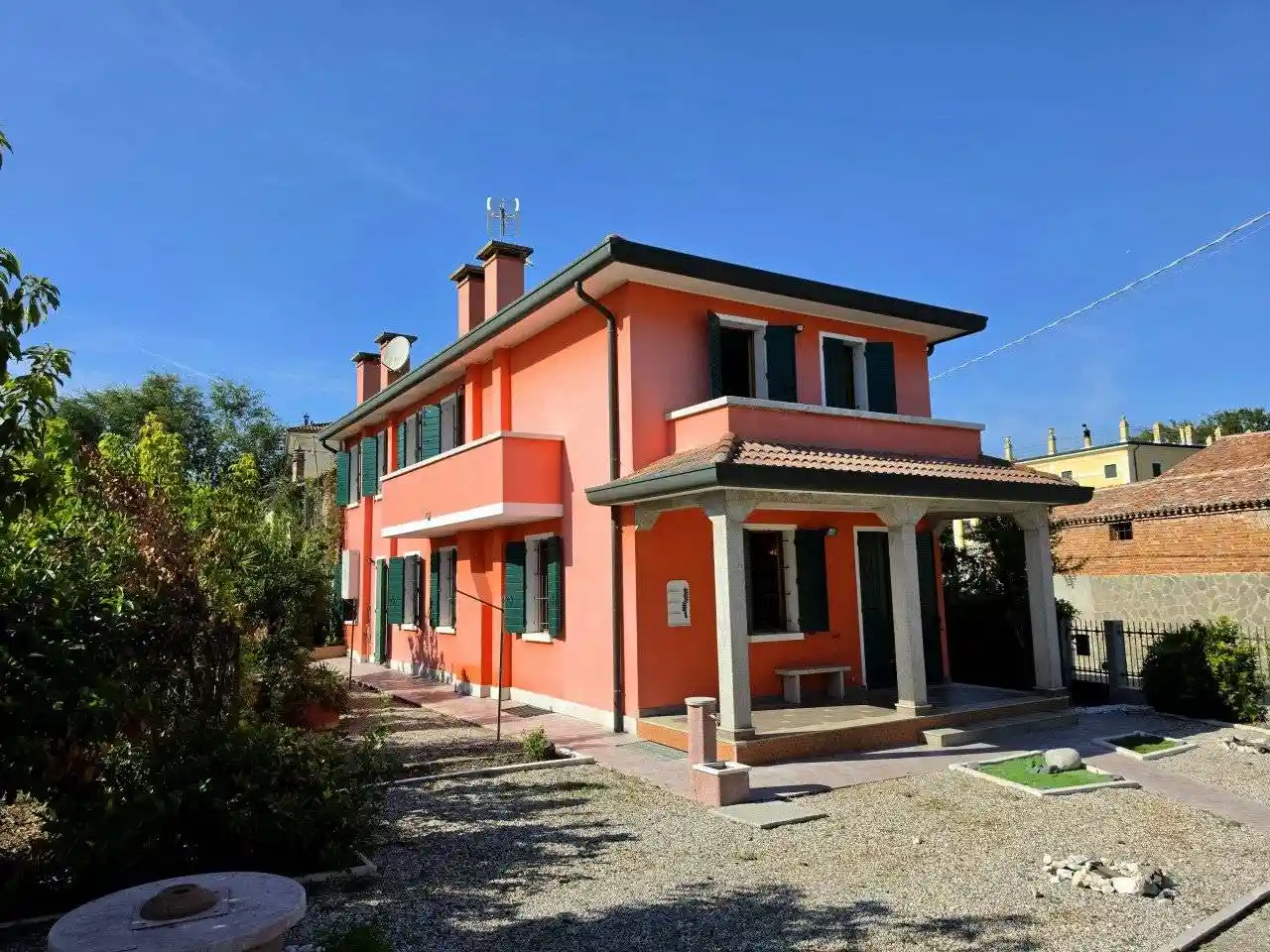 Casa indipendente in vendita a Villa Estense
