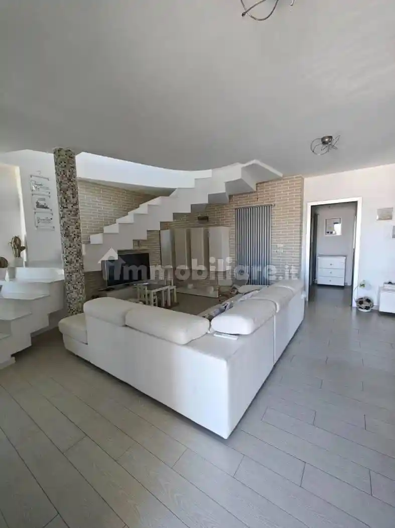 Villa in vendita a Cappelle sul Tavo