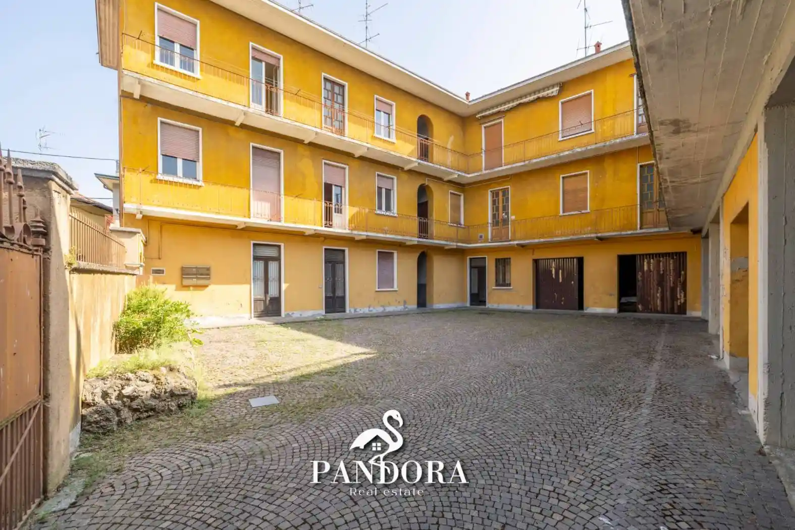 Palazzo - Edificio in vendita a Arsago Seprio