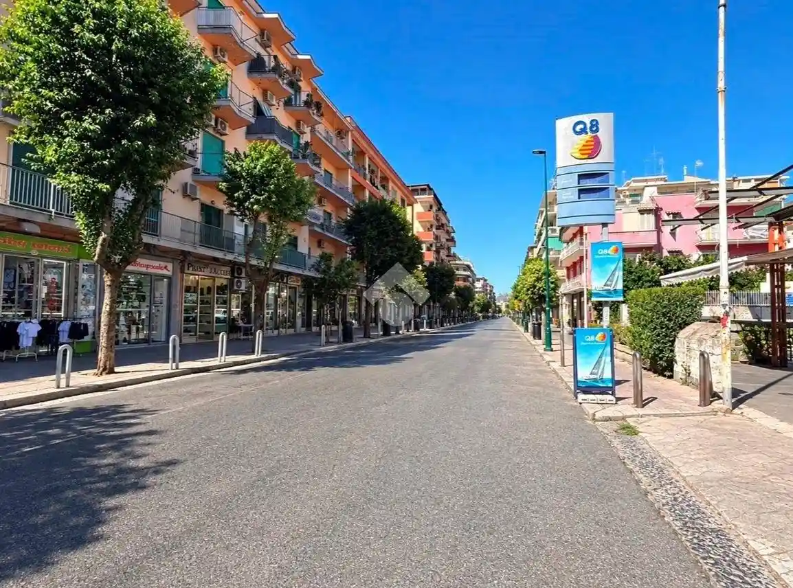 Appartamento in vendita a Napoli