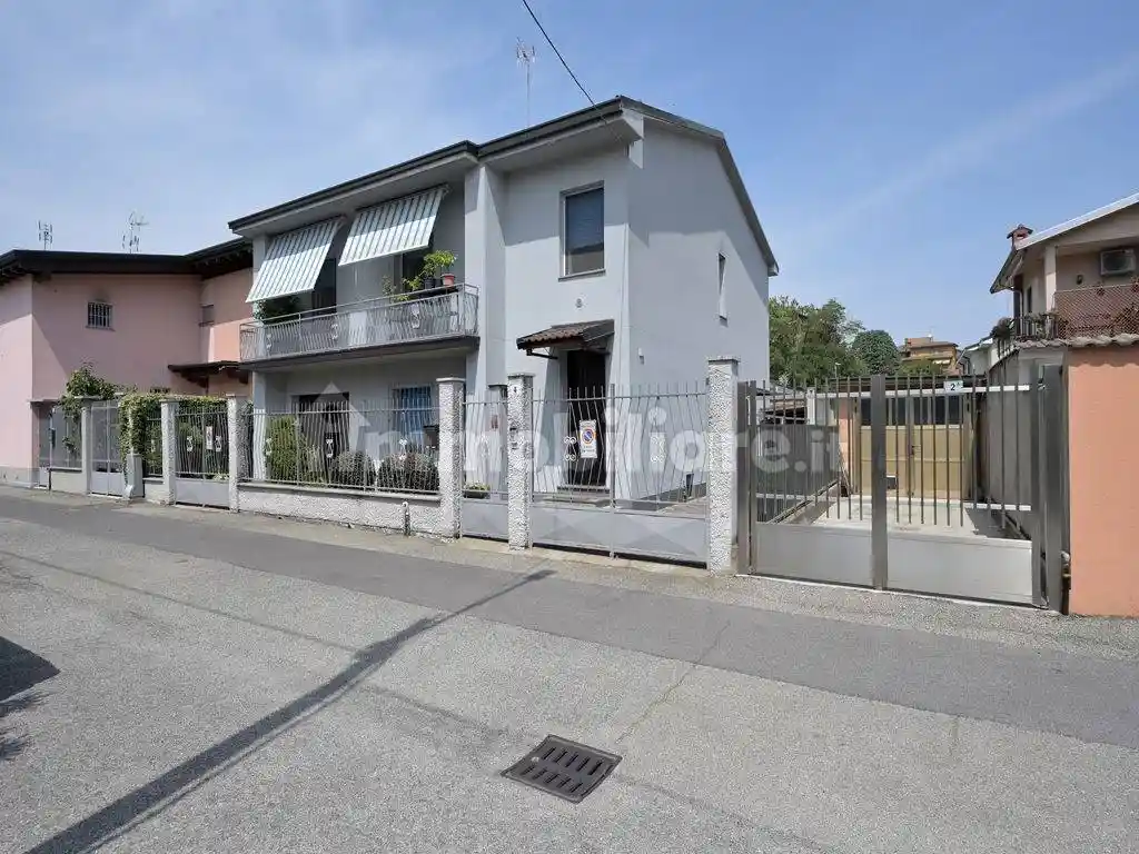 Villa in vendita a Abbiategrasso