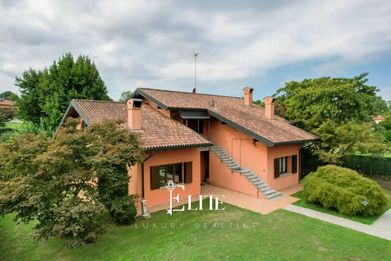 Villa in vendita a Castelletto Sopra Ticino