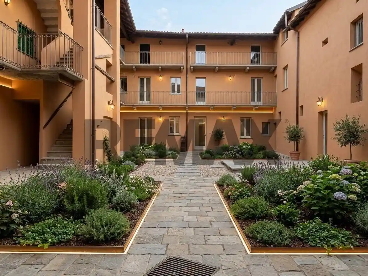 Palazzo - Edificio in vendita a Borgomanero