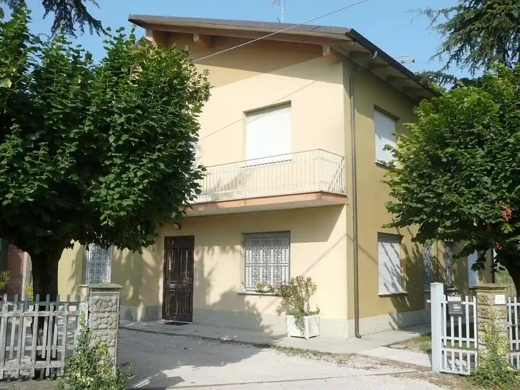 Casa indipendente in affitto a San Pietro in Casale