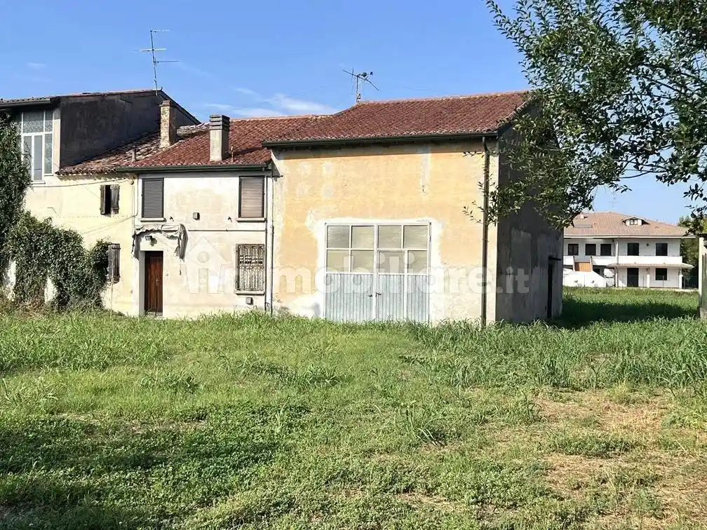 Casa indipendente in vendita a Castel d'Ario