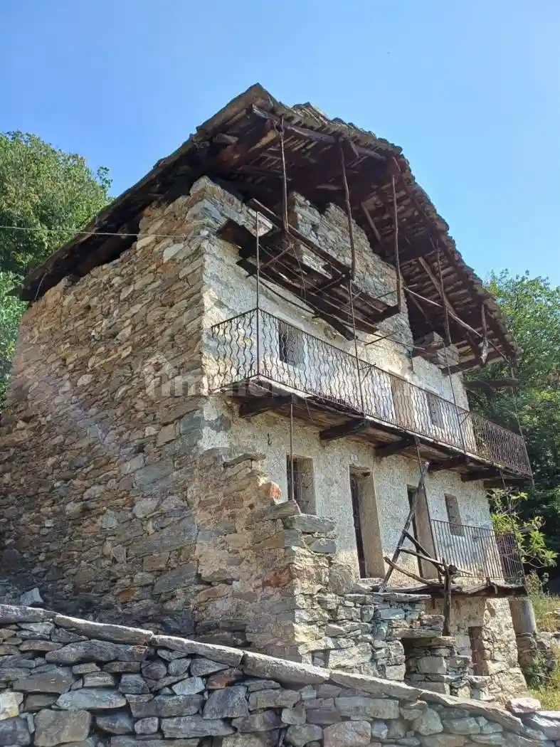Rustico - Casale in vendita a Perloz