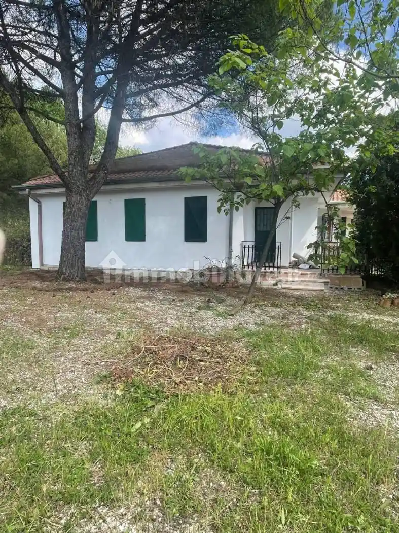 Villa in vendita a Montecorvino Pugliano