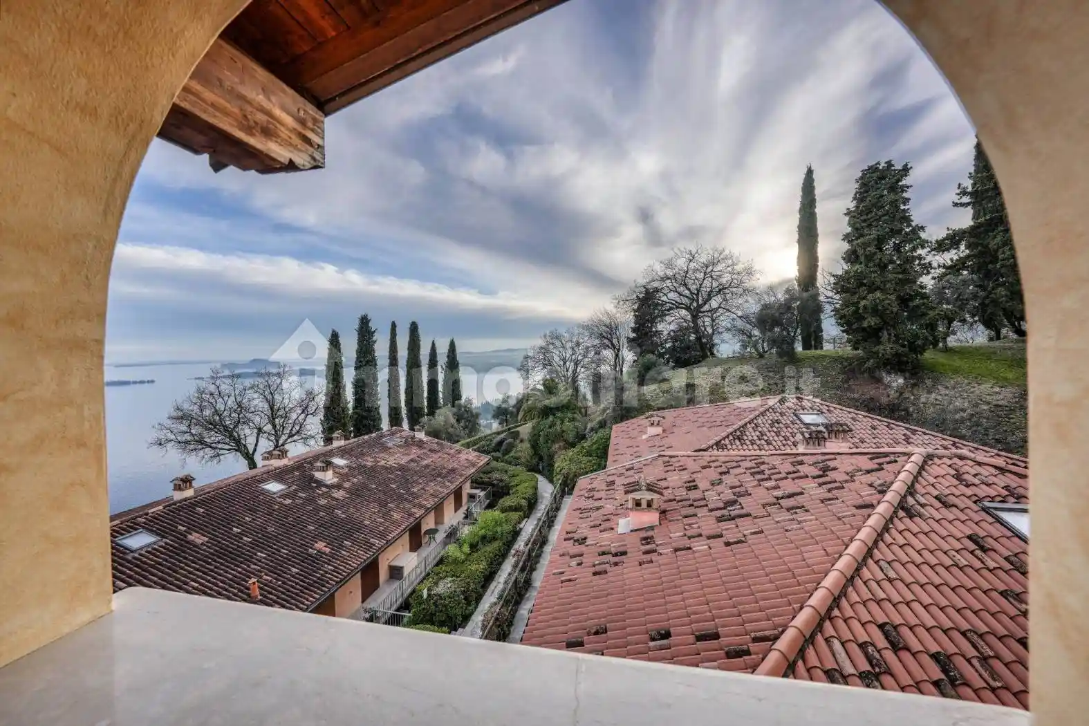 Appartamento in vendita a Gardone Riviera