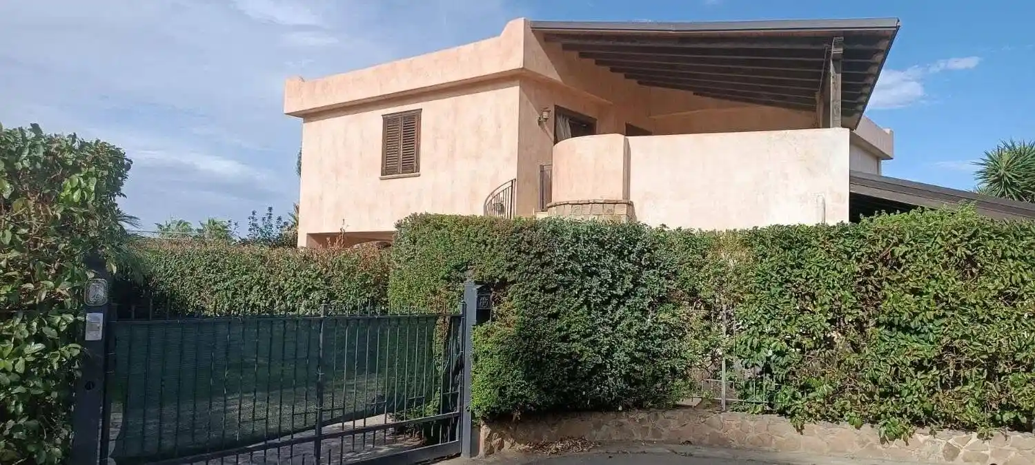 Villa in vendita a Campofelice di Roccella