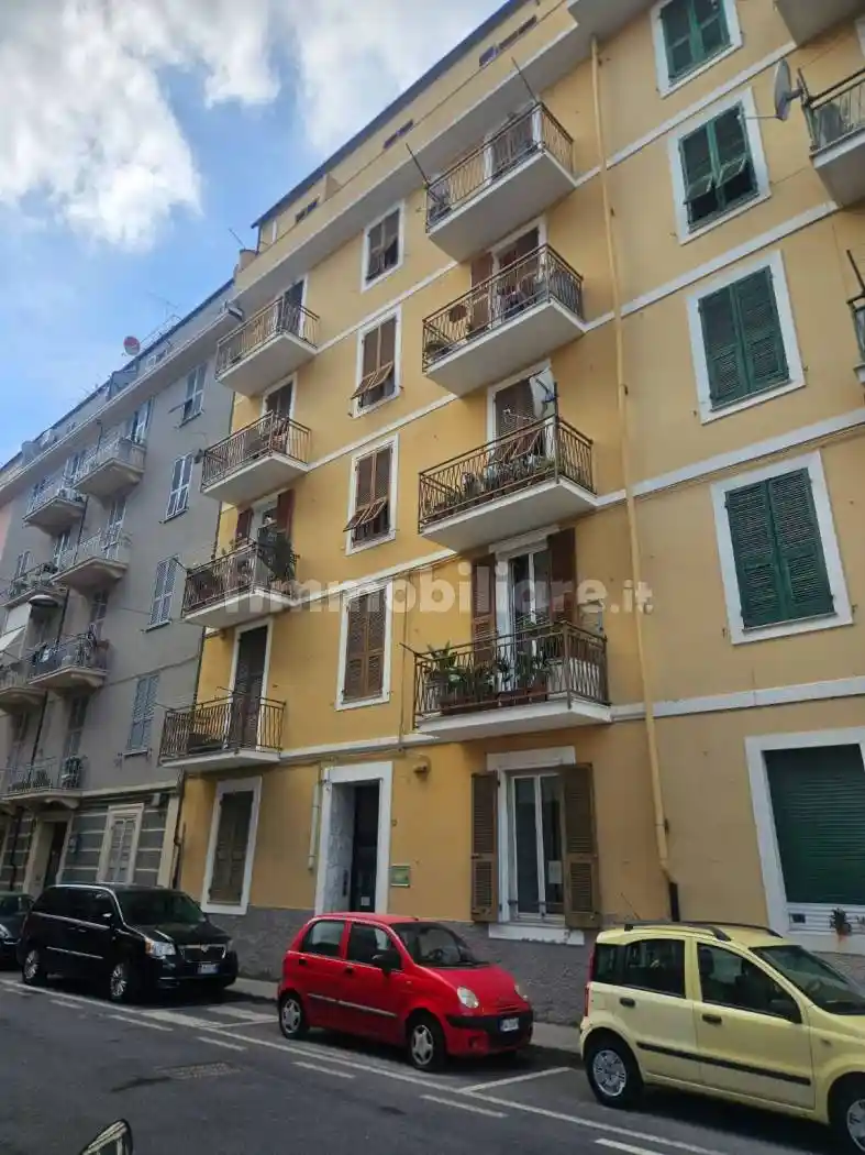 Appartamento in vendita a Vado Ligure