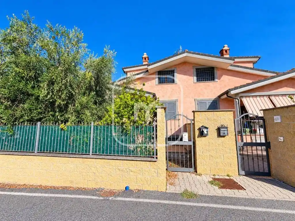 Villetta a schiera in vendita a Roma