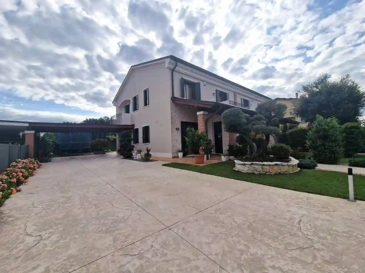 Villa - foto 2