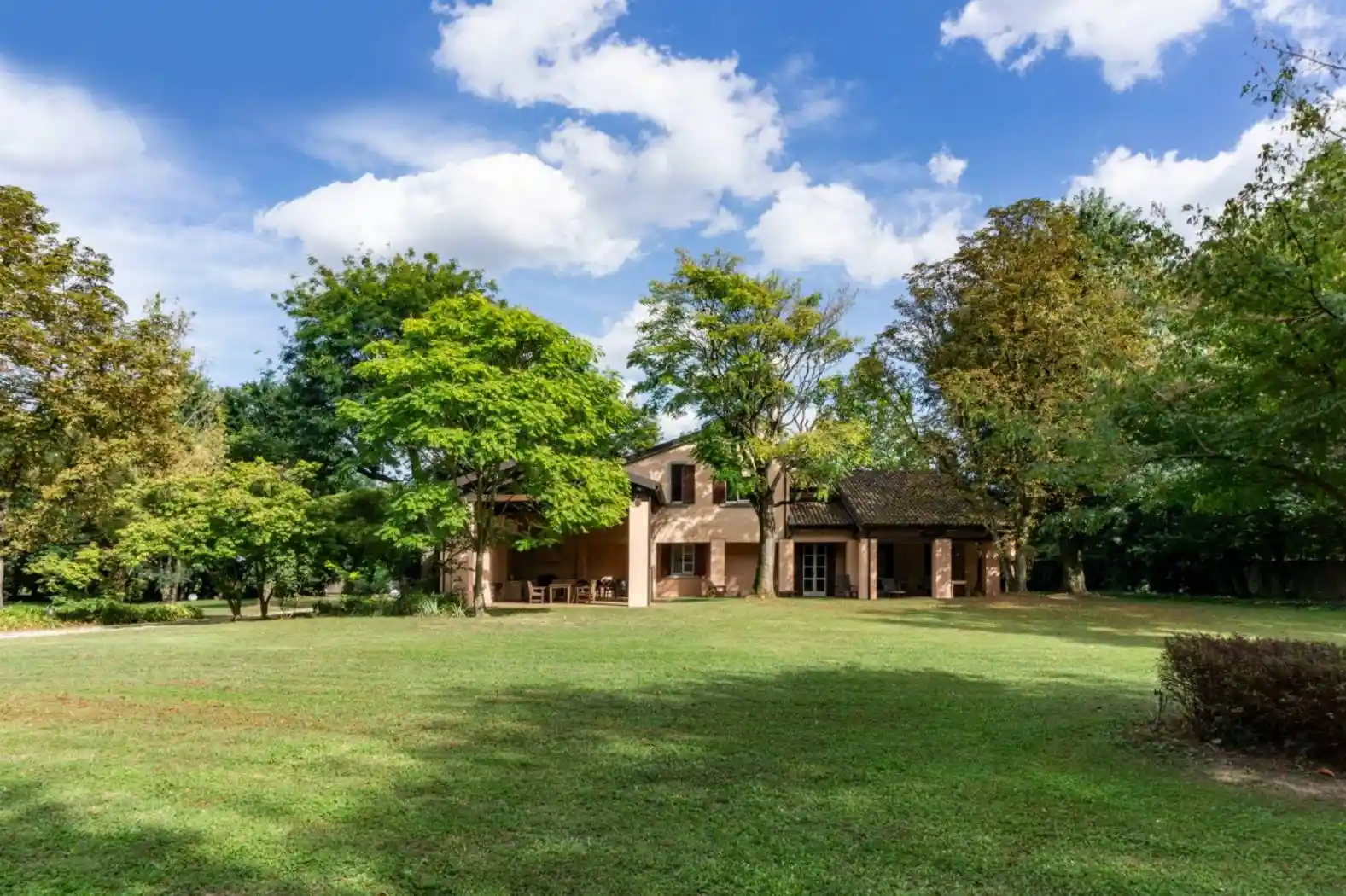 Villa in affitto a Sesto ed Uniti
