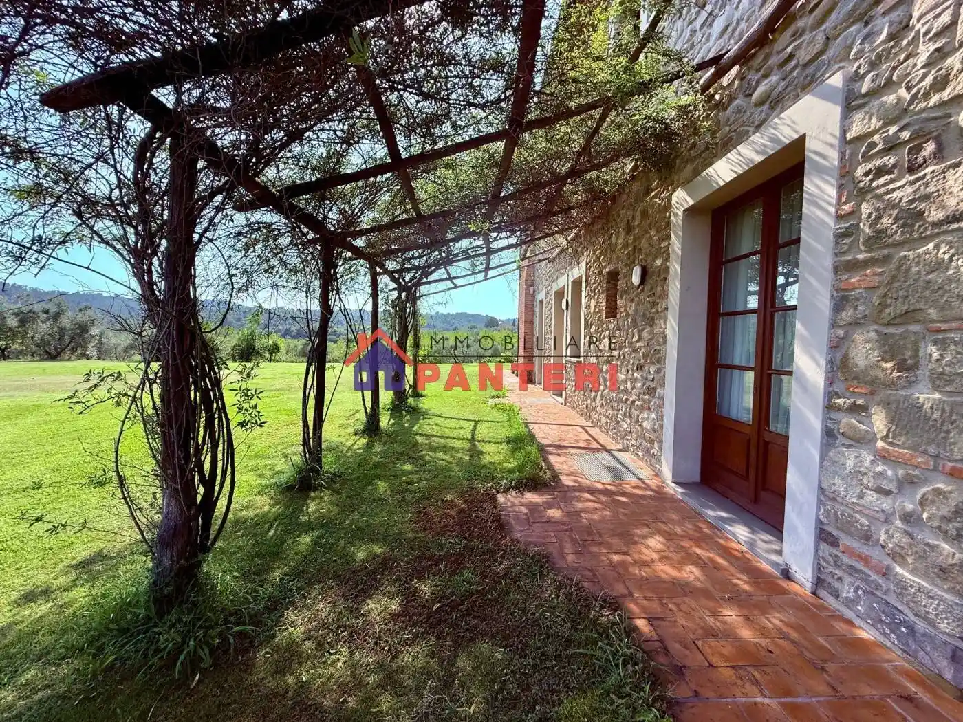 Casa indipendente in affitto a Pescia