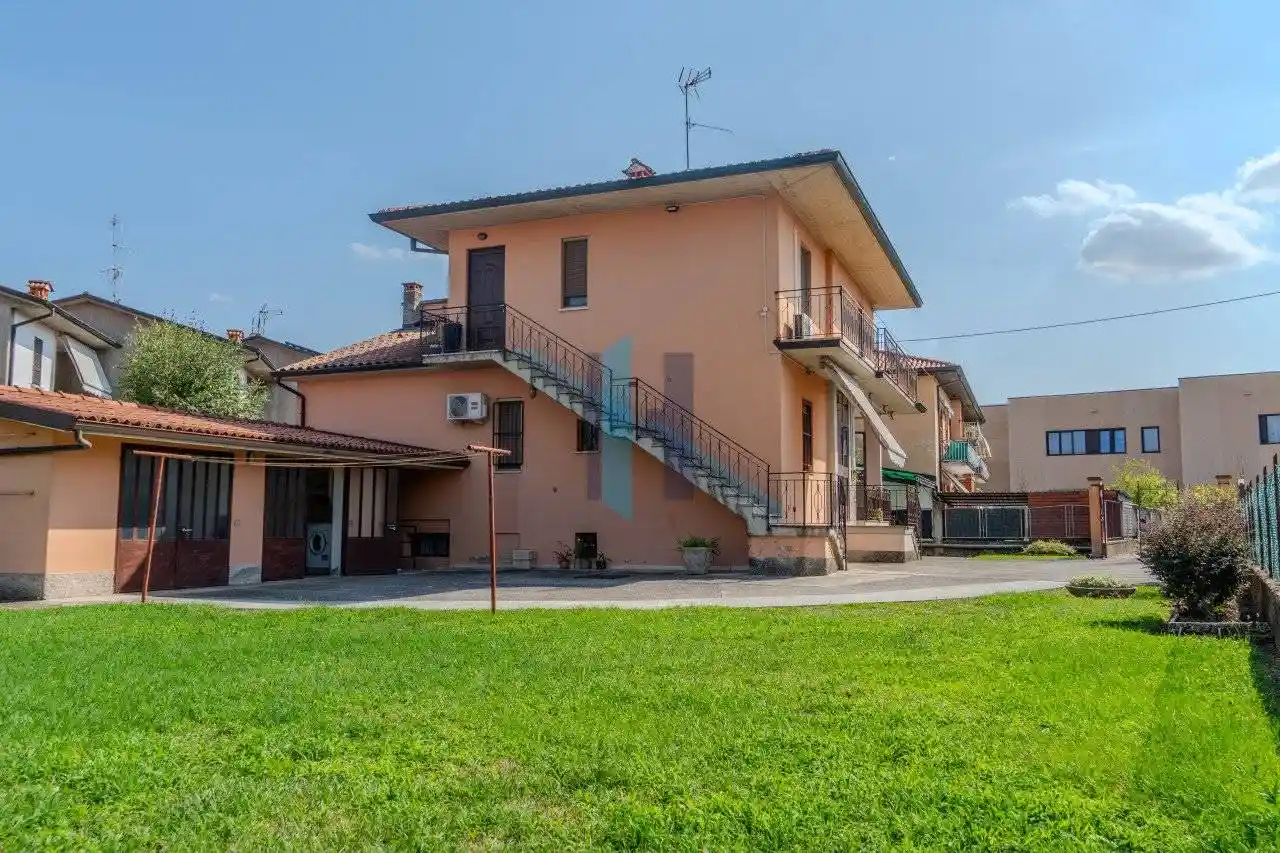 Villa in vendita a Rovato