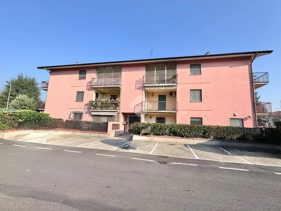 Appartamento in vendita a Vellezzo Bellini