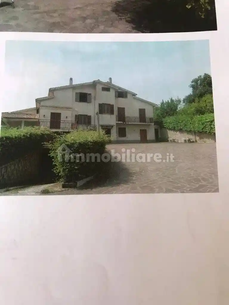 Appartamento in vendita a Riano