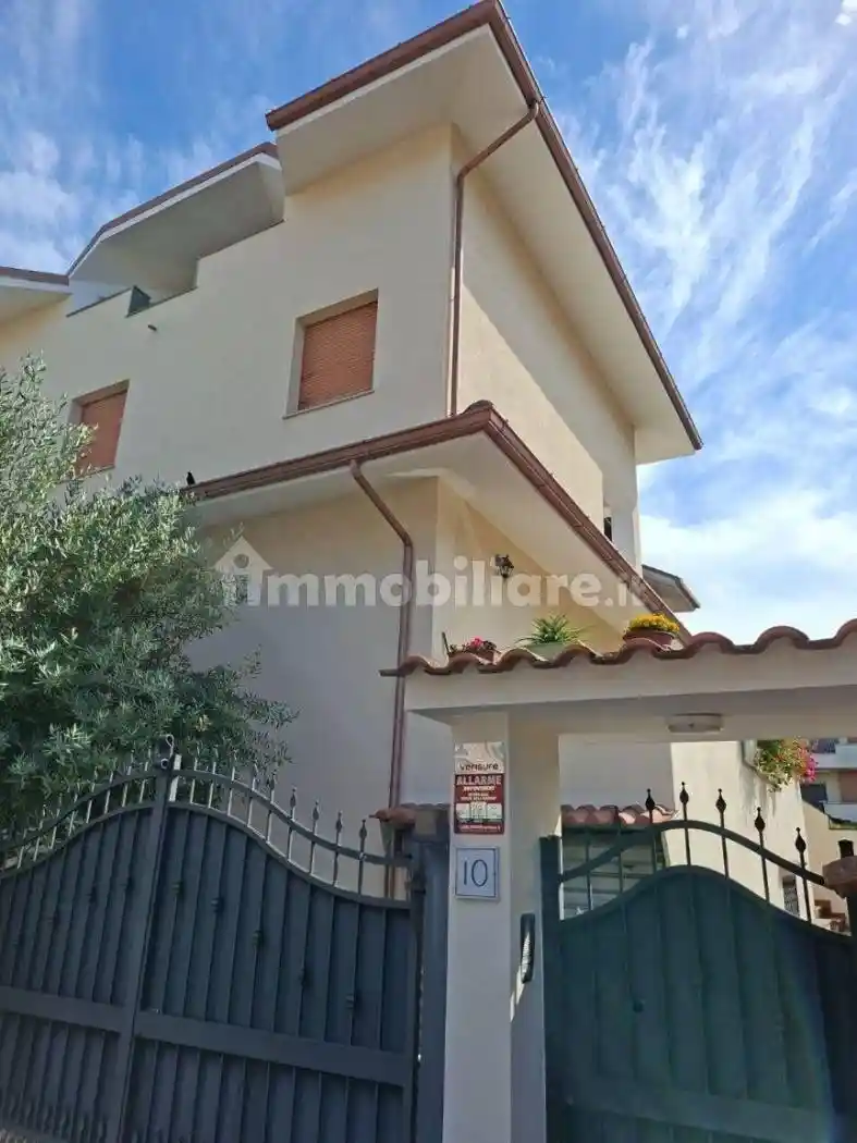 Casa indipendente in vendita a Roma