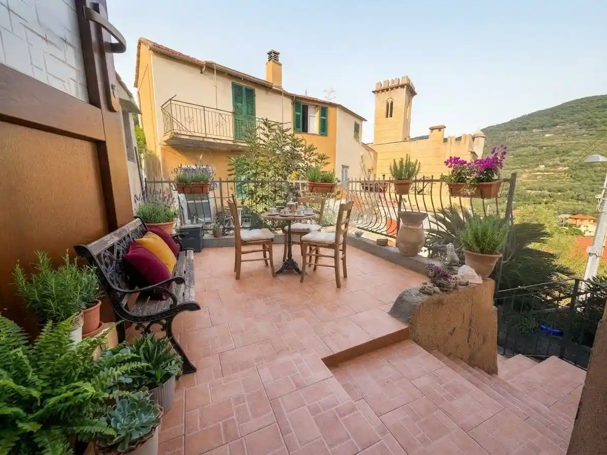 Villa in vendita a Finale Ligure