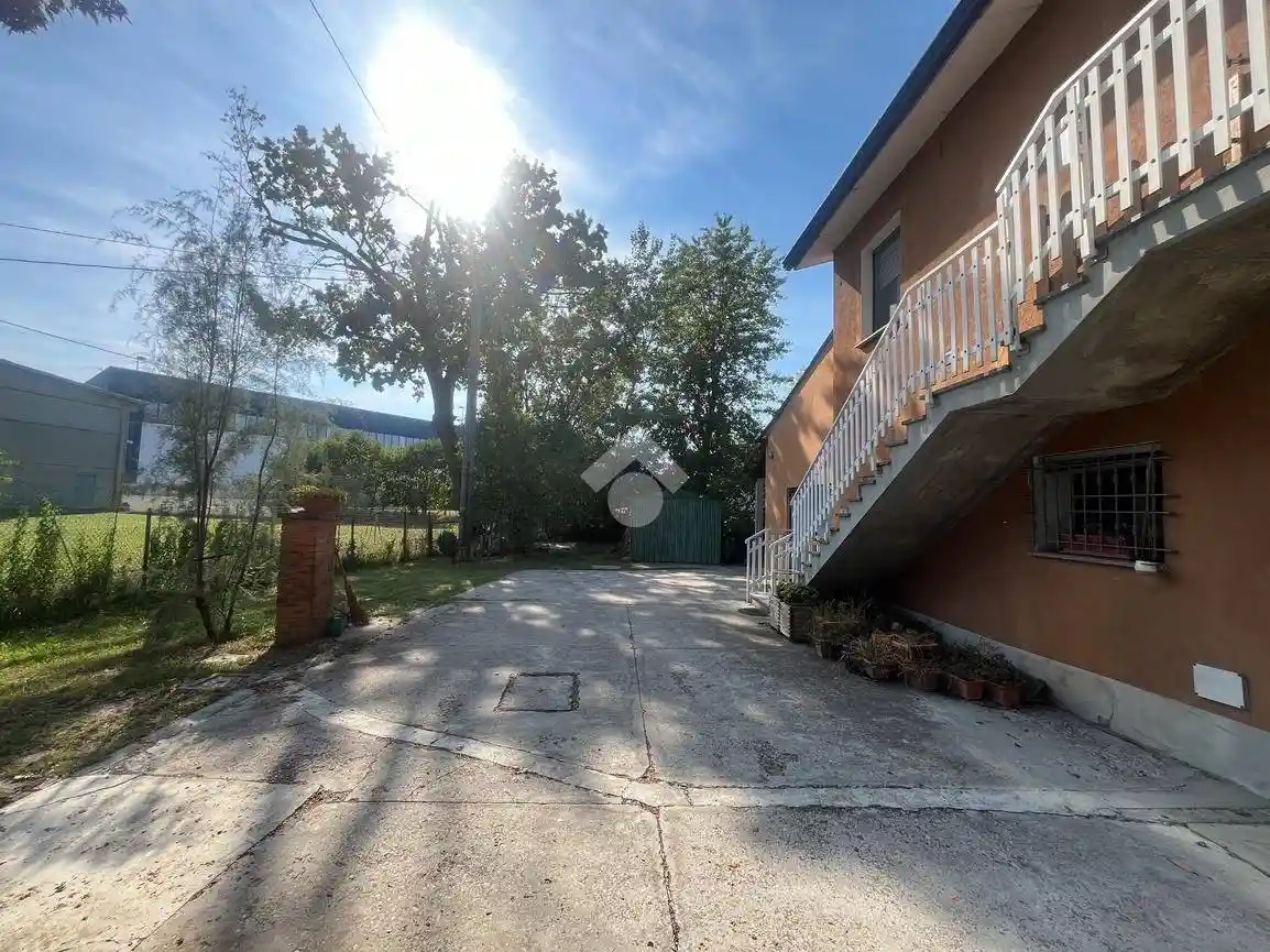 Casa indipendente in vendita a Castelnovo di Sotto