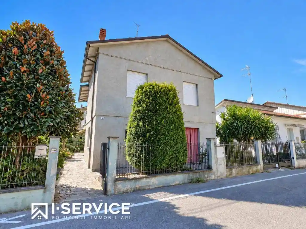 Casa indipendente in vendita a Cesena