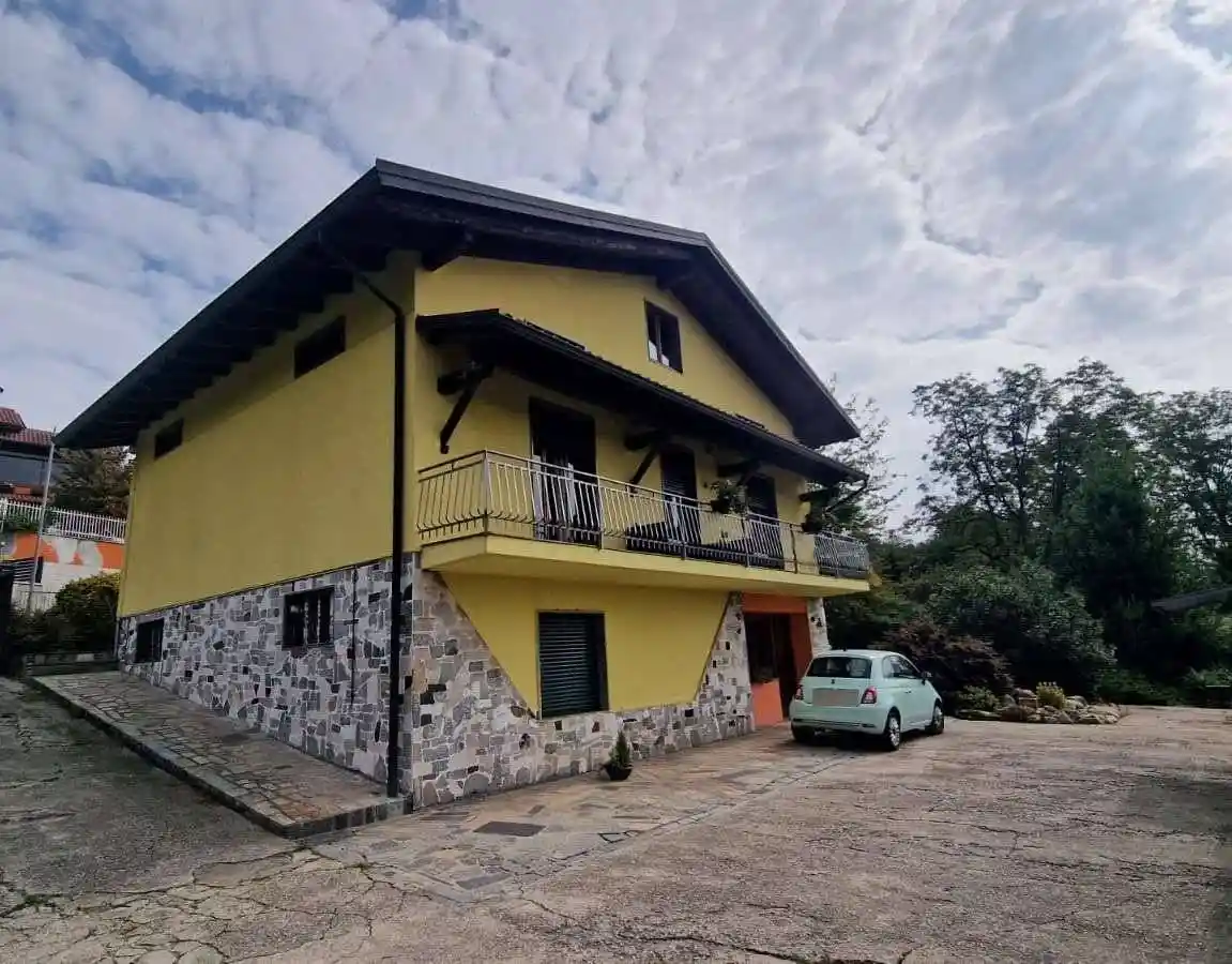 Villa in vendita a Gozzano