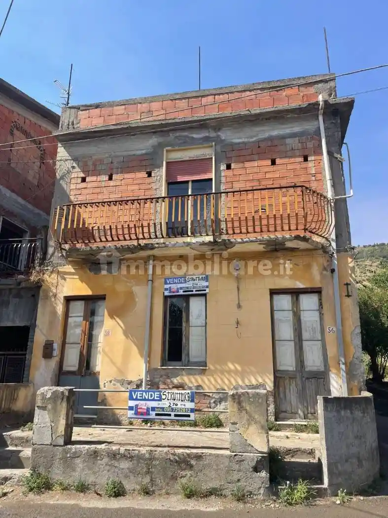 Casa indipendente in vendita a Castiglione di Sicilia