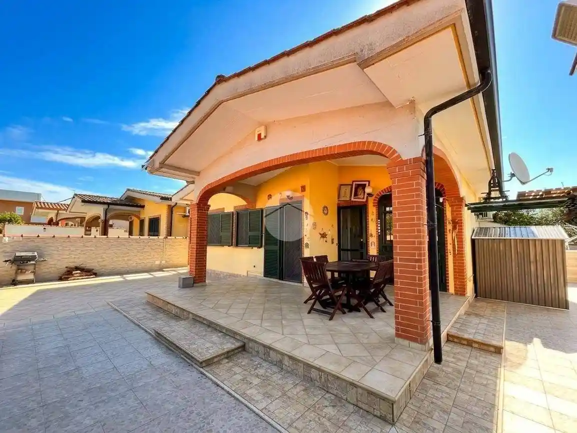 Villa in vendita a Ardea