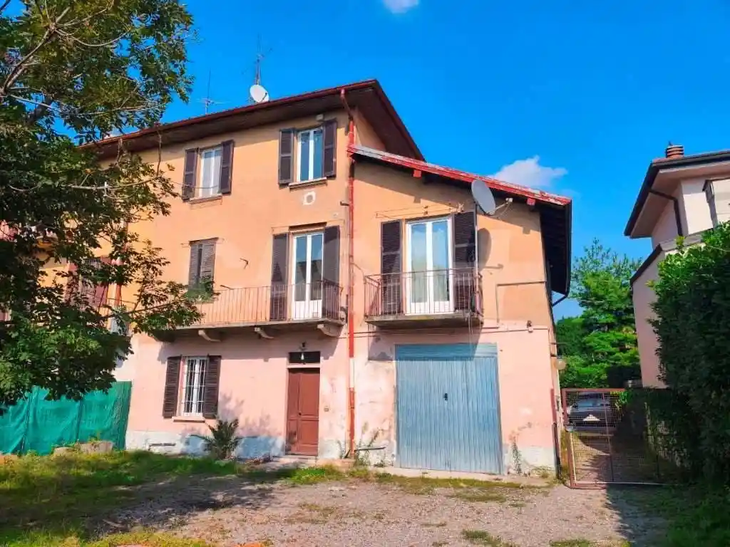 Palazzo - Edificio in vendita a Varese