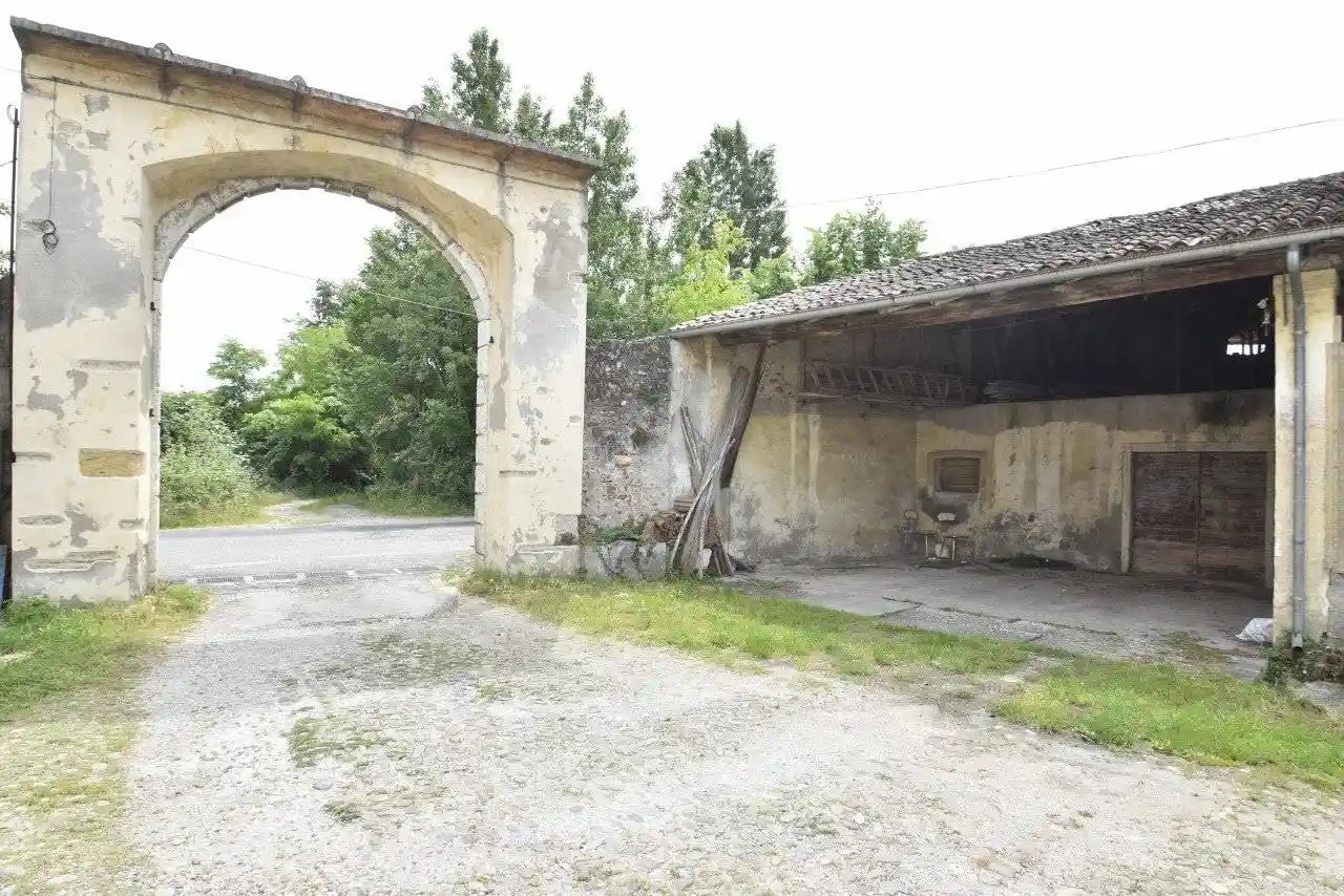 Rustico - Casale in vendita a Bussolengo