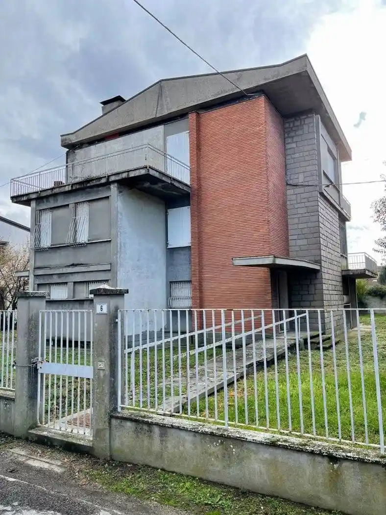 Villa in vendita a Lugo