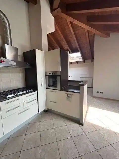 Appartamento in affitto a Varese