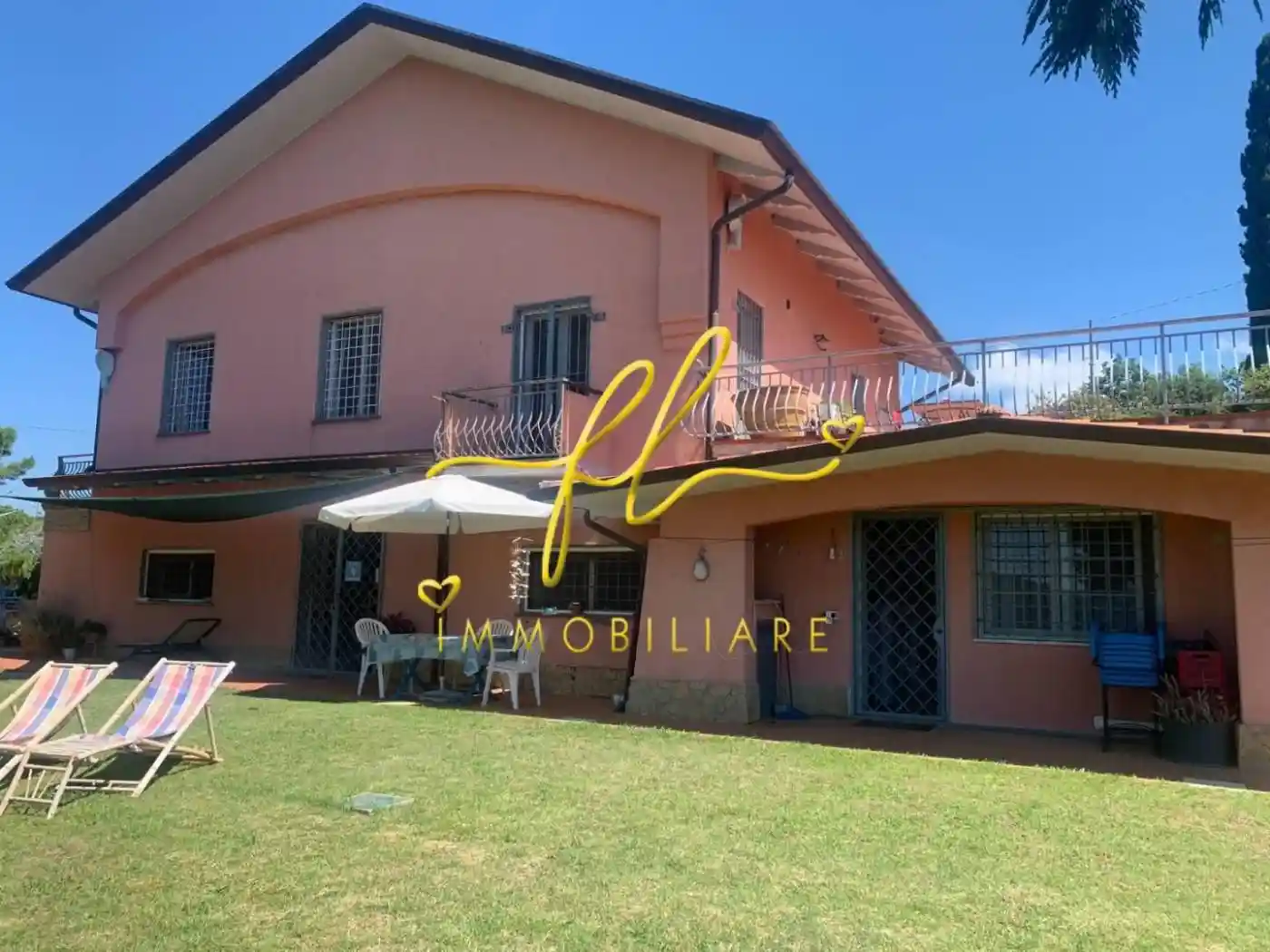 Villa in vendita a Castelnuovo Magra