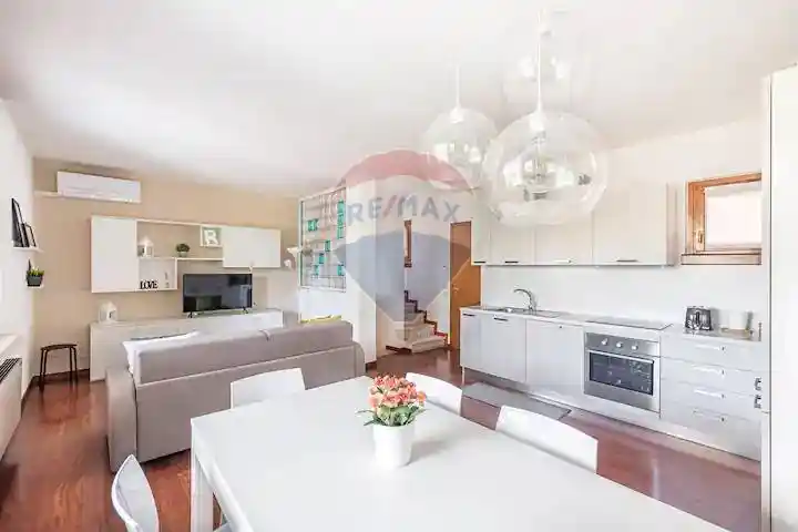 Appartamento in affitto a Desenzano del Garda