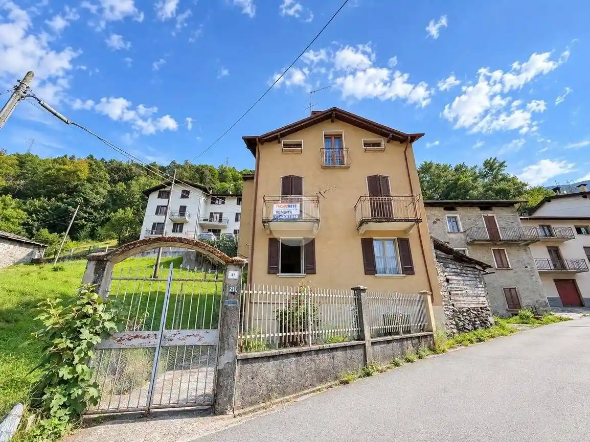 Casa indipendente in vendita a Faedo Valtellino