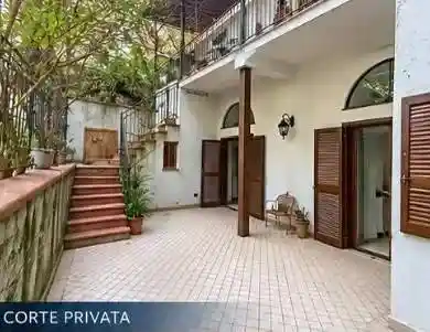 Villa in vendita a Caserta