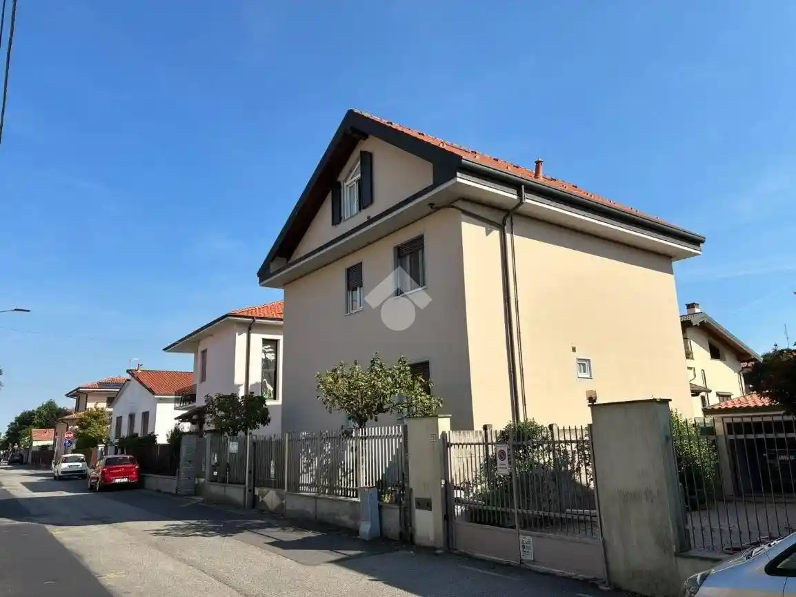 Villa in vendita a Corbetta