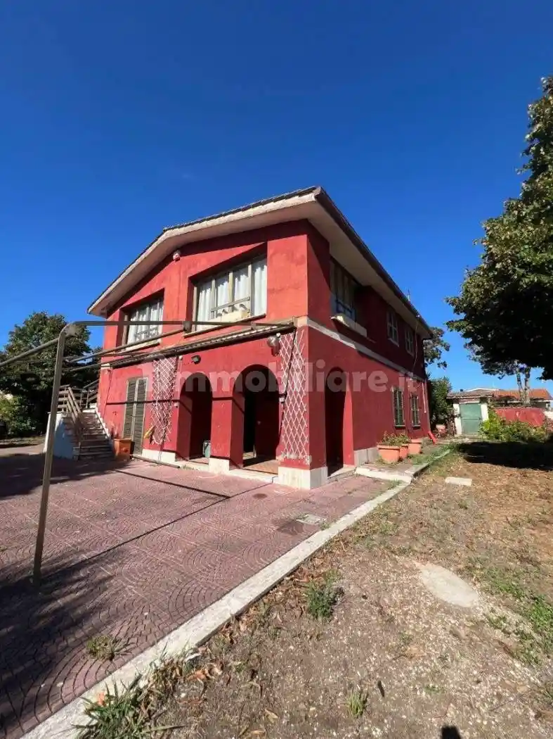 Villa in vendita a Aprilia