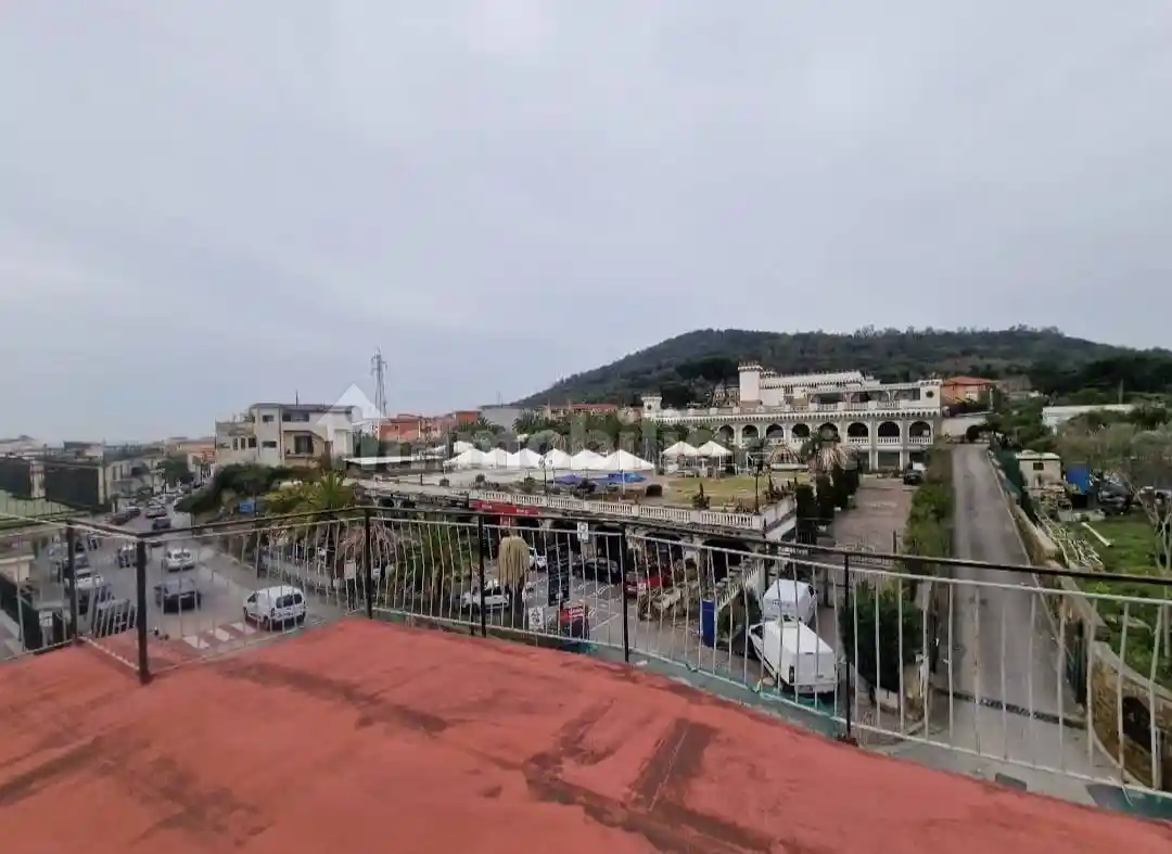 Appartamento in vendita a Pozzuoli
