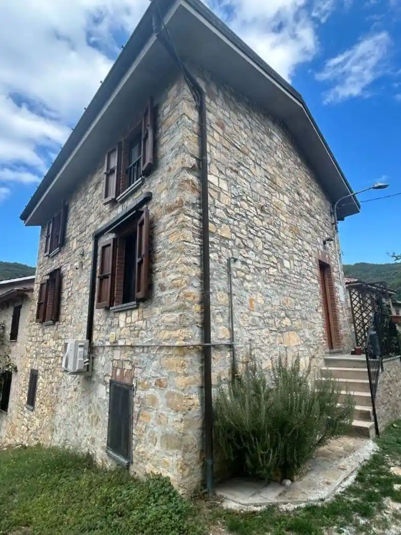 Villa in vendita a Bobbio
