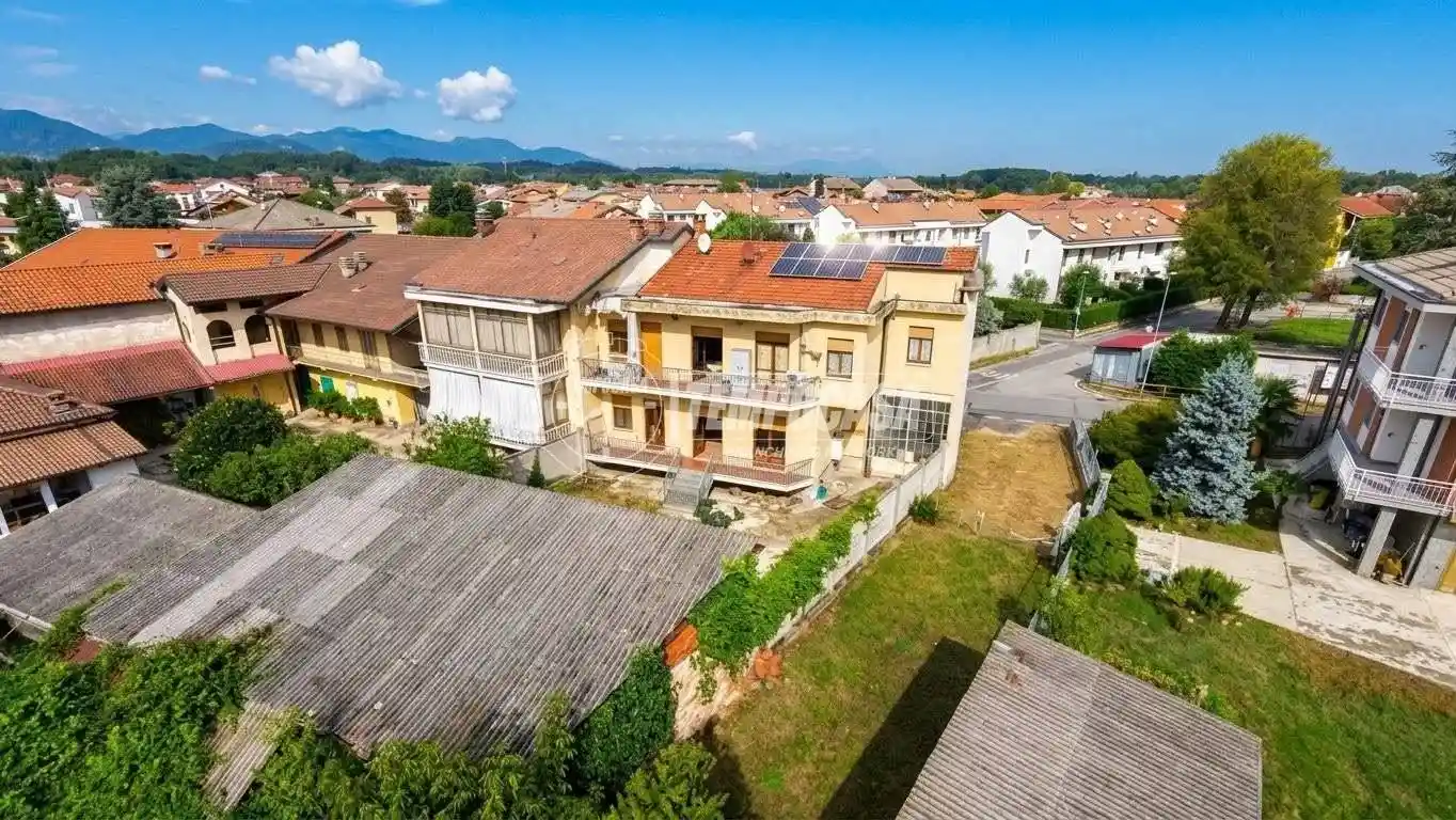 Palazzo - Edificio in vendita a Volpiano