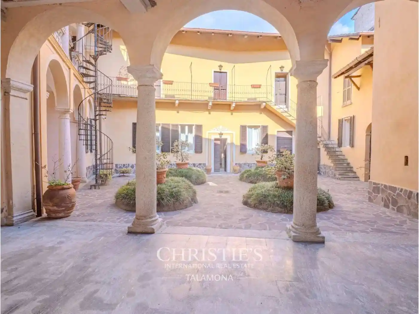 Villa in vendita a Porto Valtravaglia