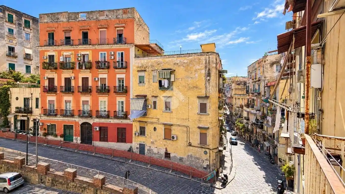 Appartamento in vendita a Napoli