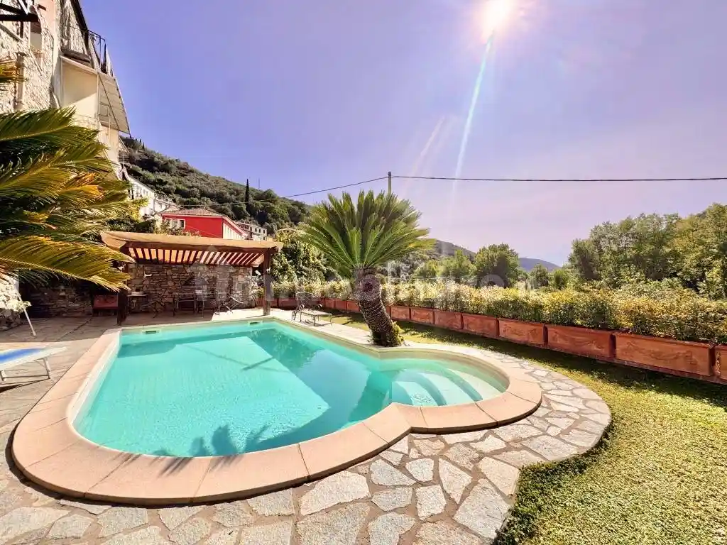 Casa indipendente in vendita a Chiusavecchia