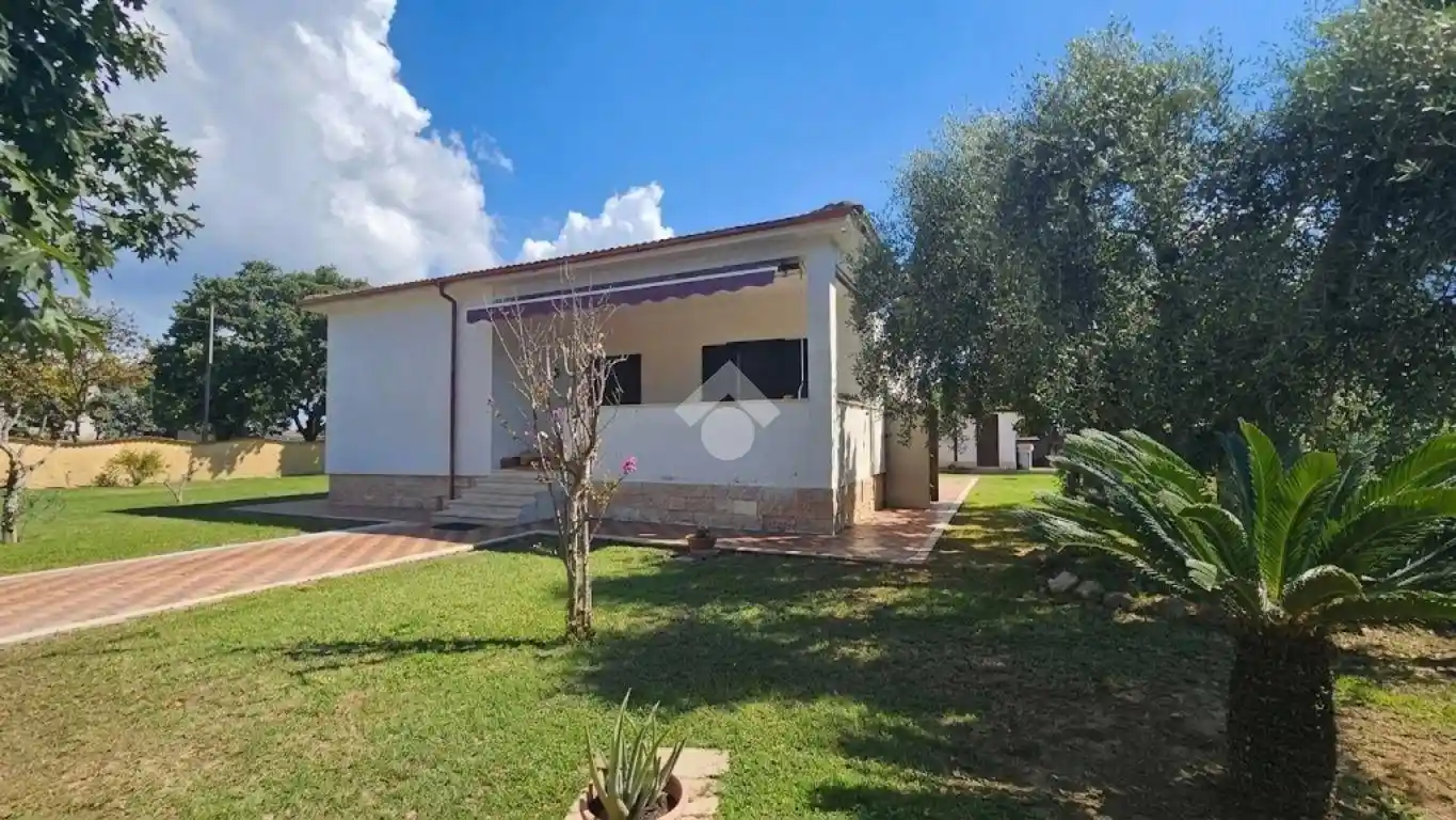 Casa indipendente in vendita a Latina