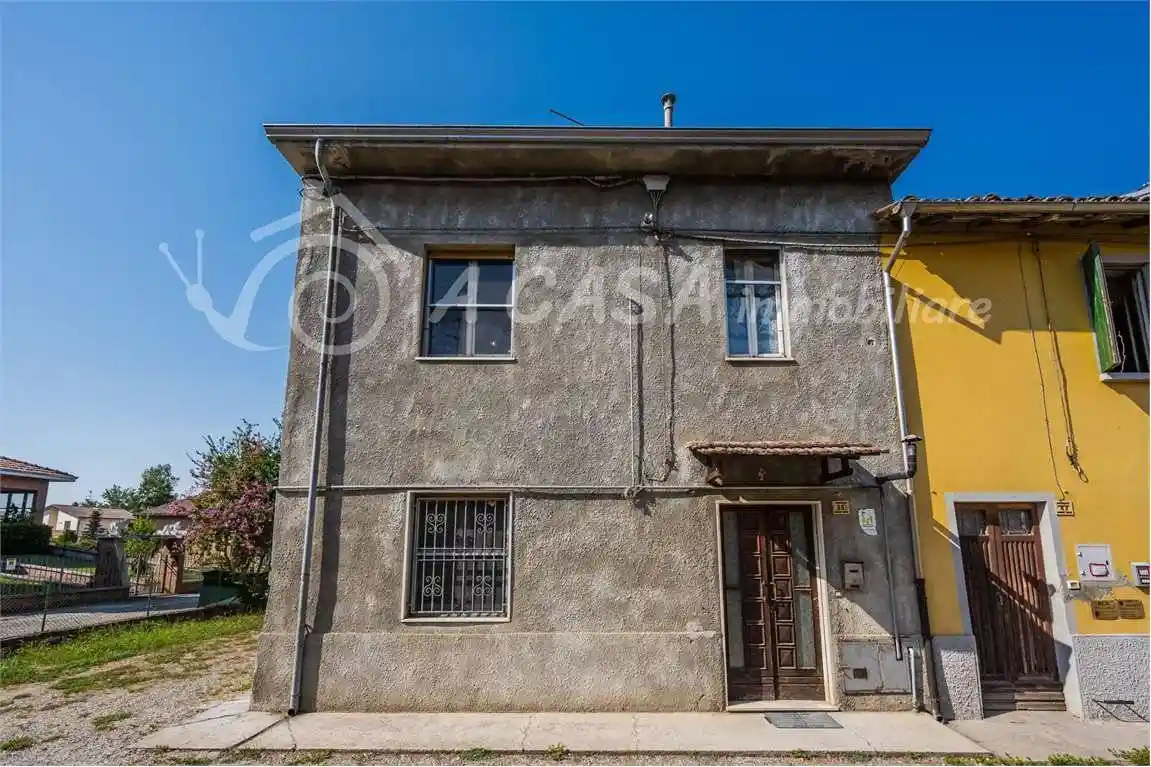 Casa indipendente in vendita a Roccabianca